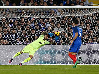 WATCH: Ivory Coast goalkeeper...